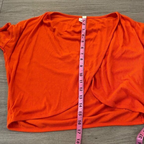 COPY - Old Navy Active orange women's long sleeve cropped athletic top size sma… - Picture 6 of 7